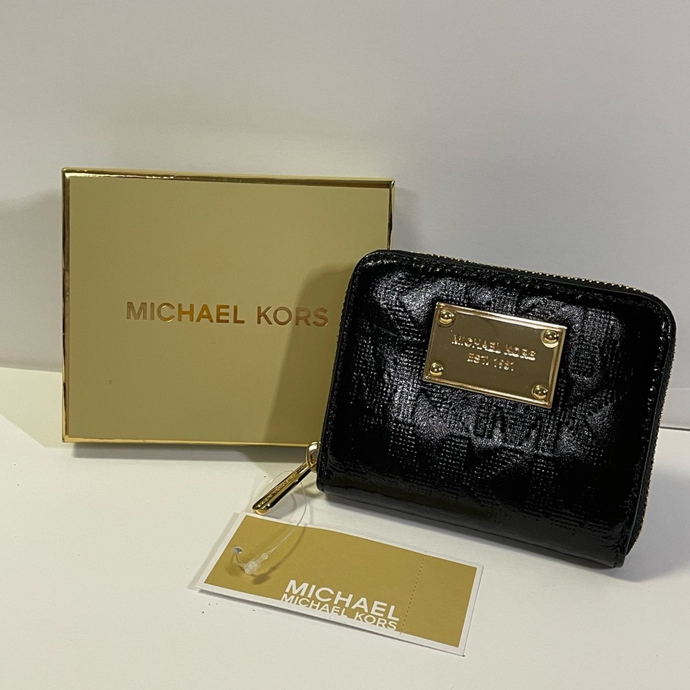 Michael Kors Zip-around Bifold Wallet in Black NWT